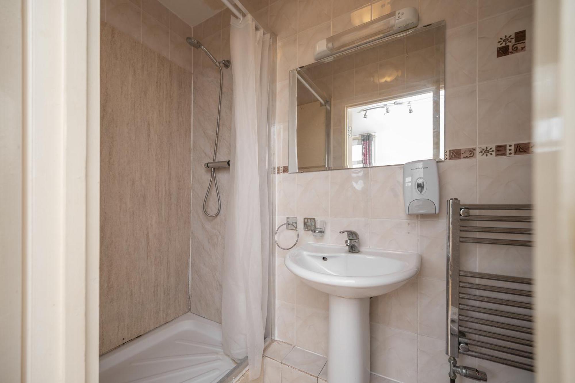 לונדון Flexistay Aparthotel Tooting מראה חיצוני תמונה